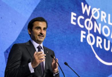 أمير قطر في دافوس: المونديال فرصة لاستضافة العالم